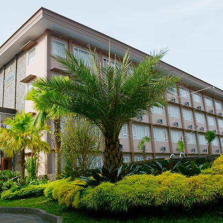 Mexolie Hotel Kebumen Екстер'єр фото