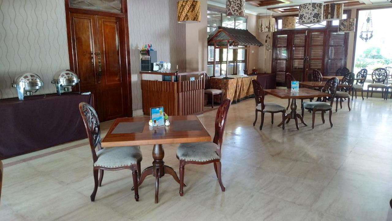 Mexolie Hotel Kebumen Екстер'єр фото