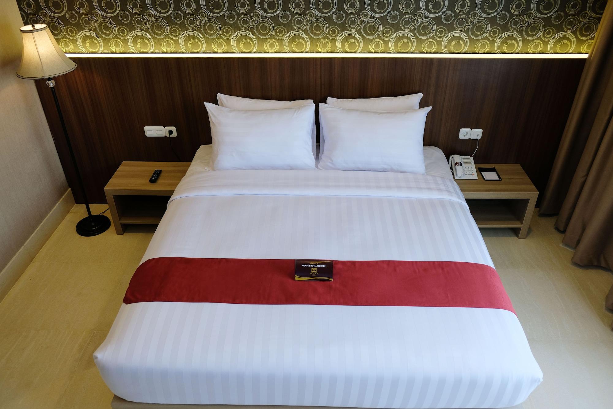 Mexolie Hotel Kebumen Екстер'єр фото