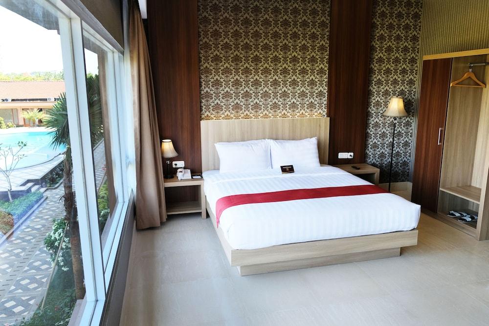 Mexolie Hotel Kebumen Екстер'єр фото