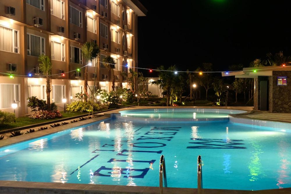Mexolie Hotel Kebumen Екстер'єр фото