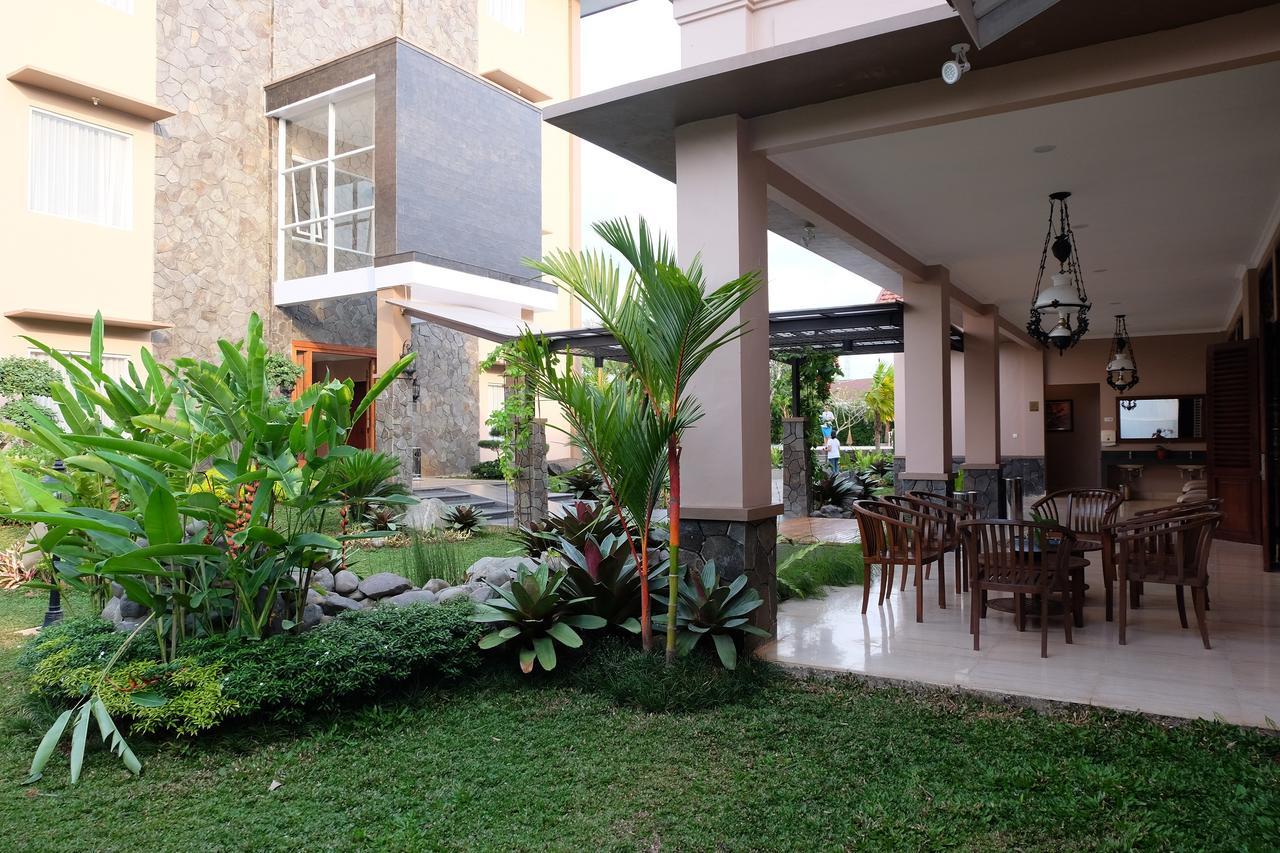 Mexolie Hotel Kebumen Екстер'єр фото