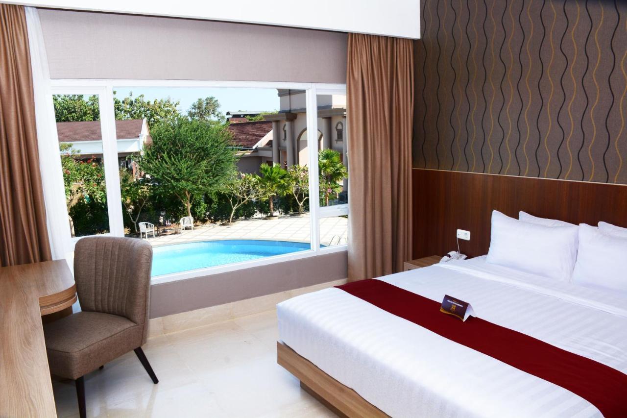 Mexolie Hotel Kebumen Екстер'єр фото