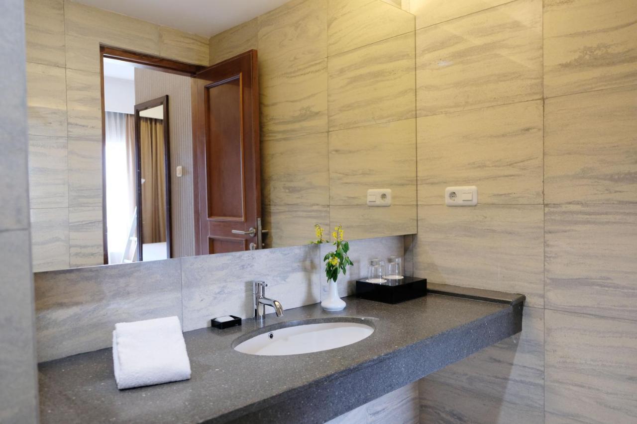 Mexolie Hotel Kebumen Екстер'єр фото