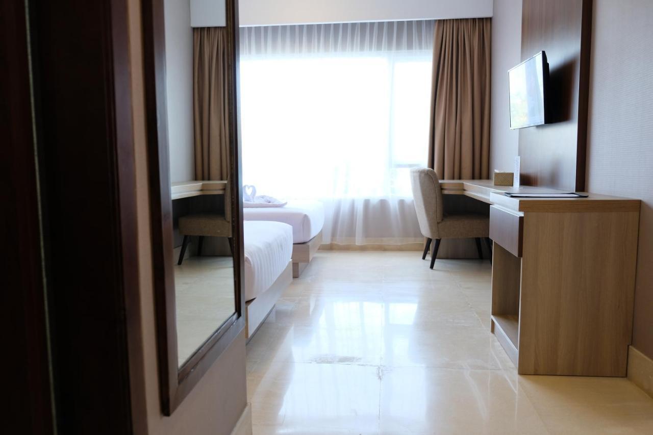 Mexolie Hotel Kebumen Екстер'єр фото