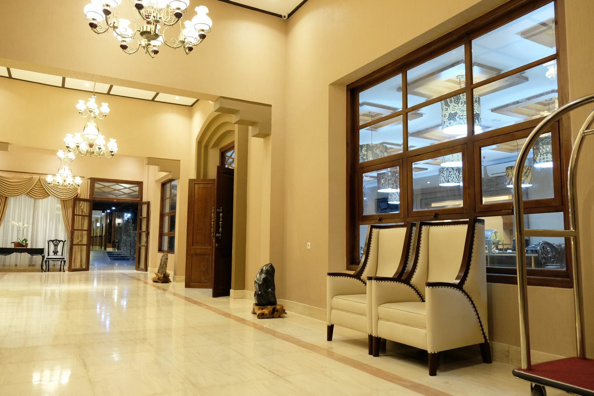 Mexolie Hotel Kebumen Екстер'єр фото