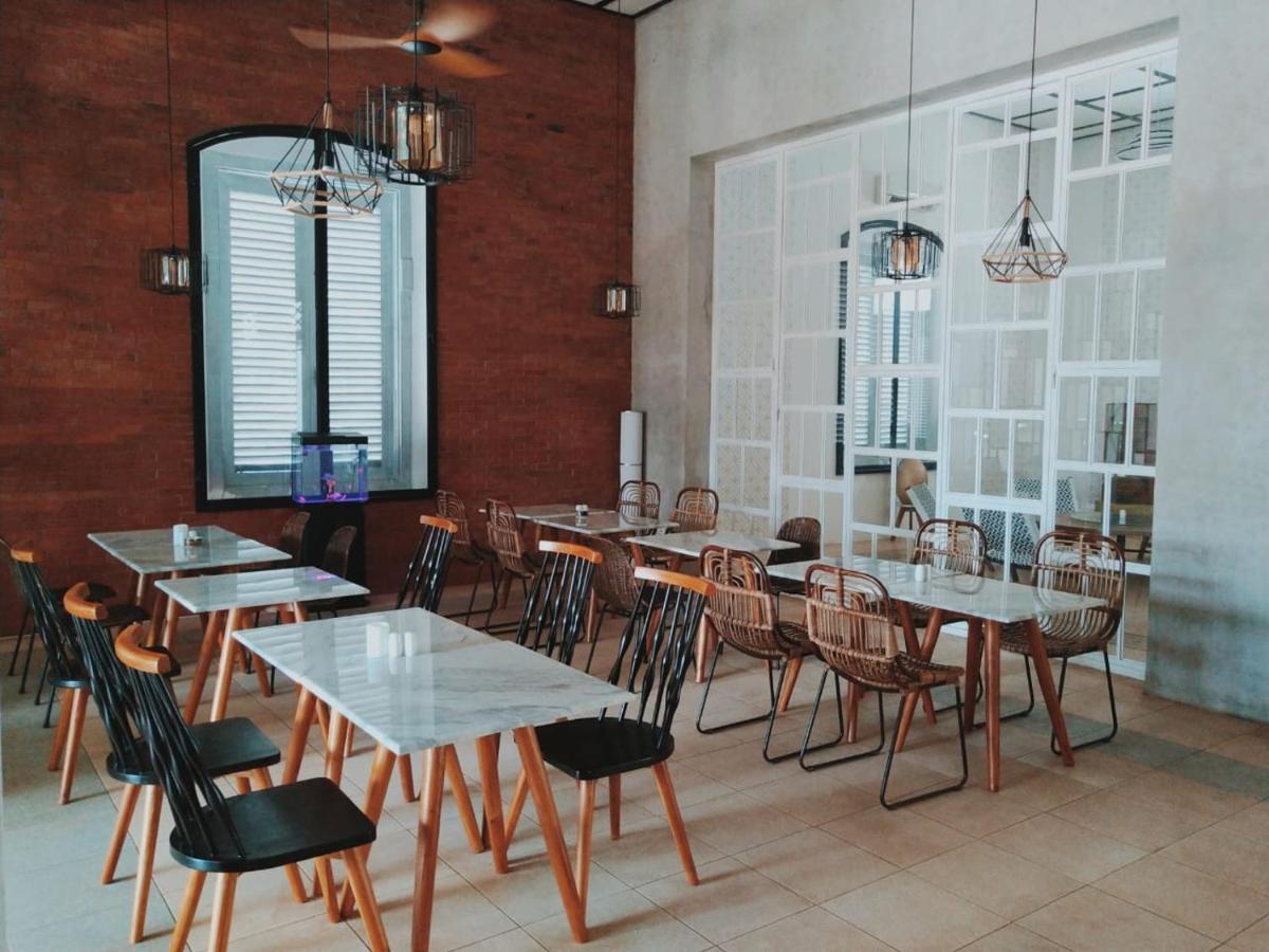 Mexolie Hotel Kebumen Екстер'єр фото