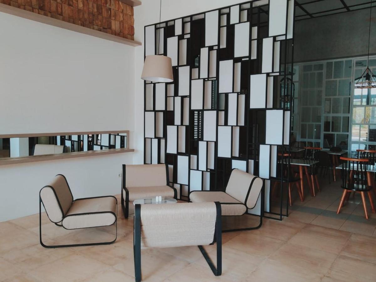 Mexolie Hotel Kebumen Екстер'єр фото
